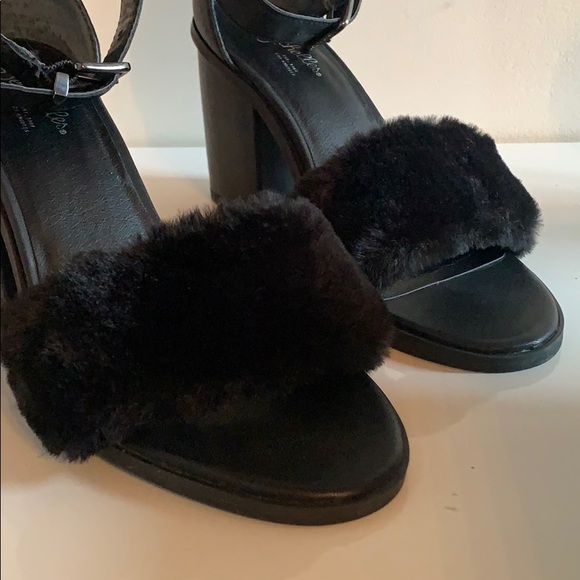 Seychelles Fuzzy Block Heel - Picture 2 of 6